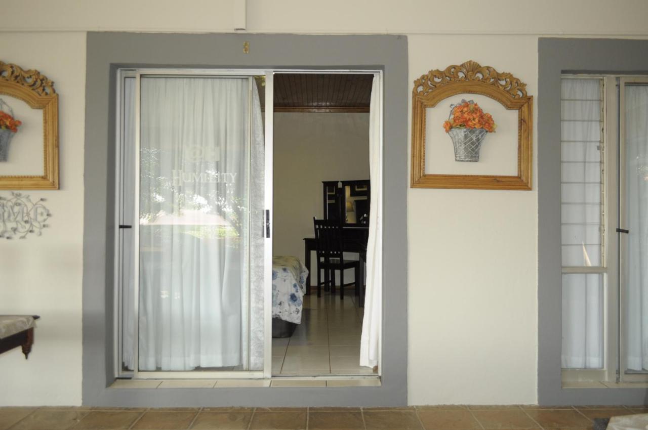 @Home Guest House Rustenburg Luaran gambar