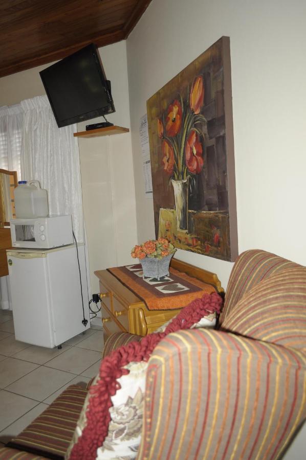 @Home Guest House Rustenburg Luaran gambar