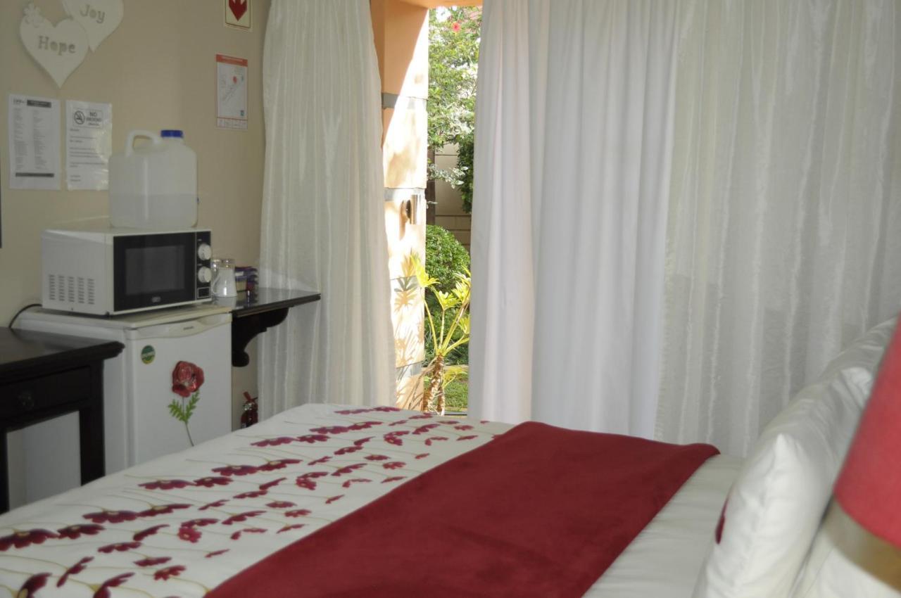 @Home Guest House Rustenburg Luaran gambar