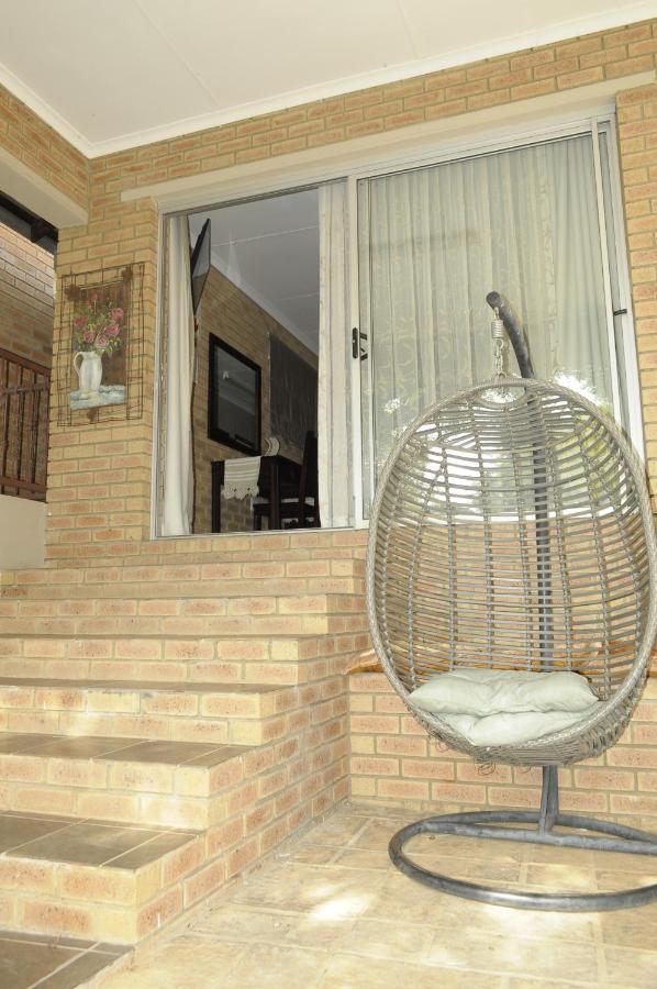 @Home Guest House Rustenburg Luaran gambar