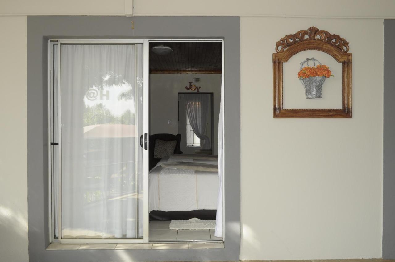@Home Guest House Rustenburg Luaran gambar