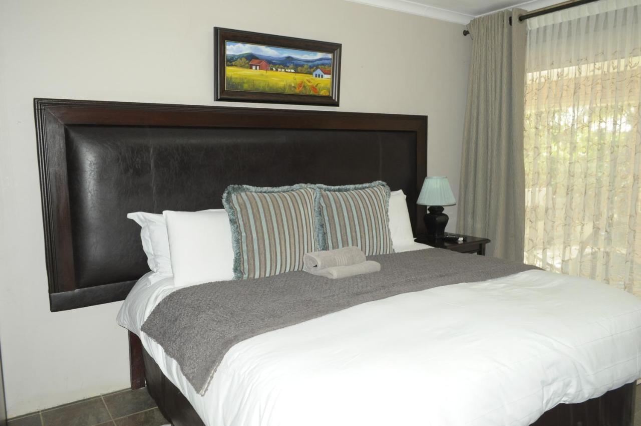 @Home Guest House Rustenburg Luaran gambar