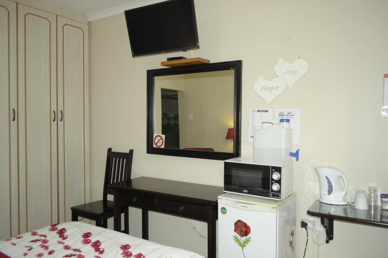 @Home Guest House Rustenburg Luaran gambar